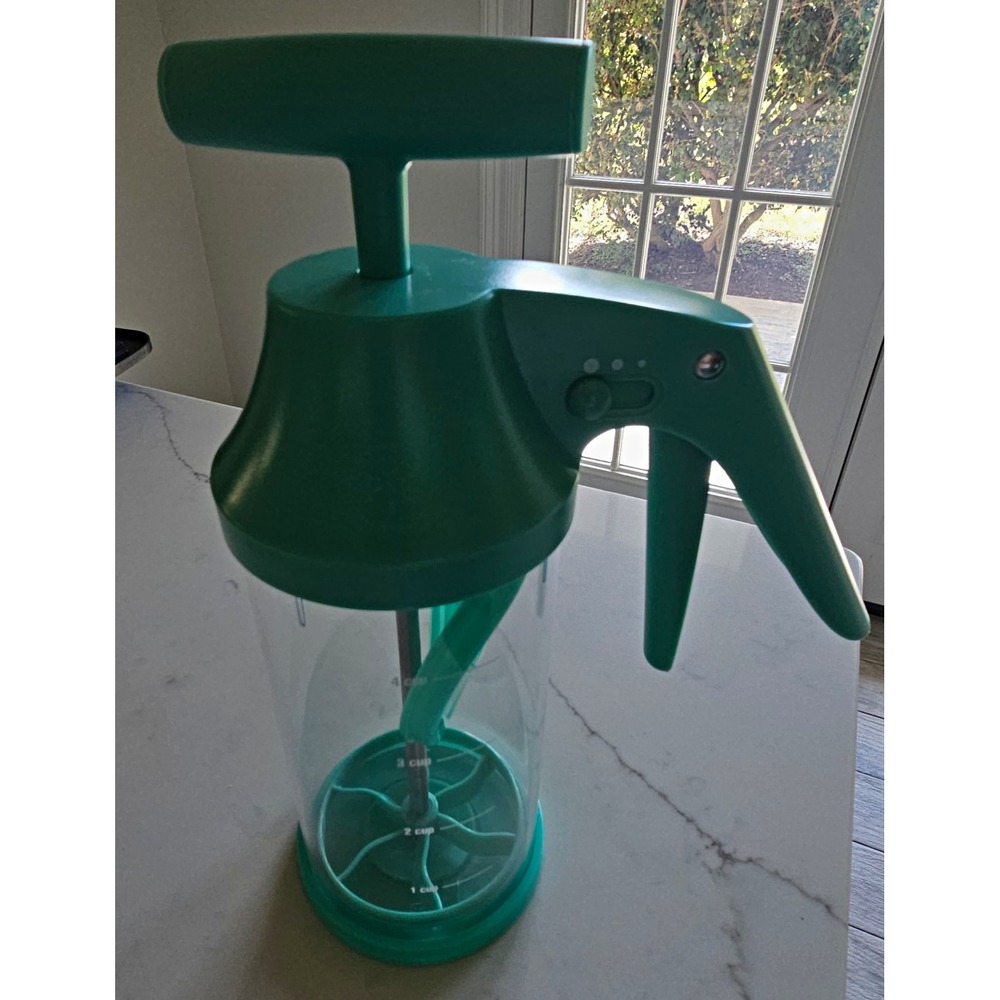 PamperedChef Batter Mixer and Dispenser- Retired